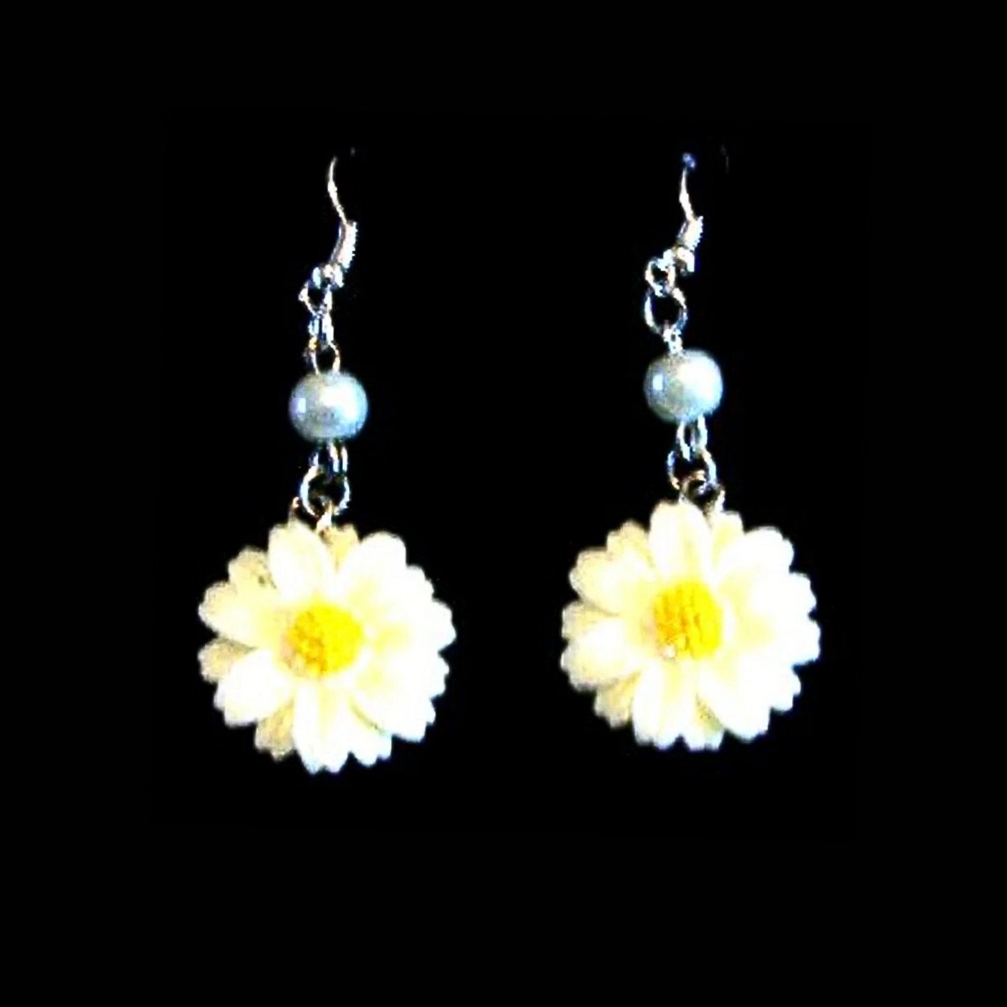 Resin Daisy Flower Earrings